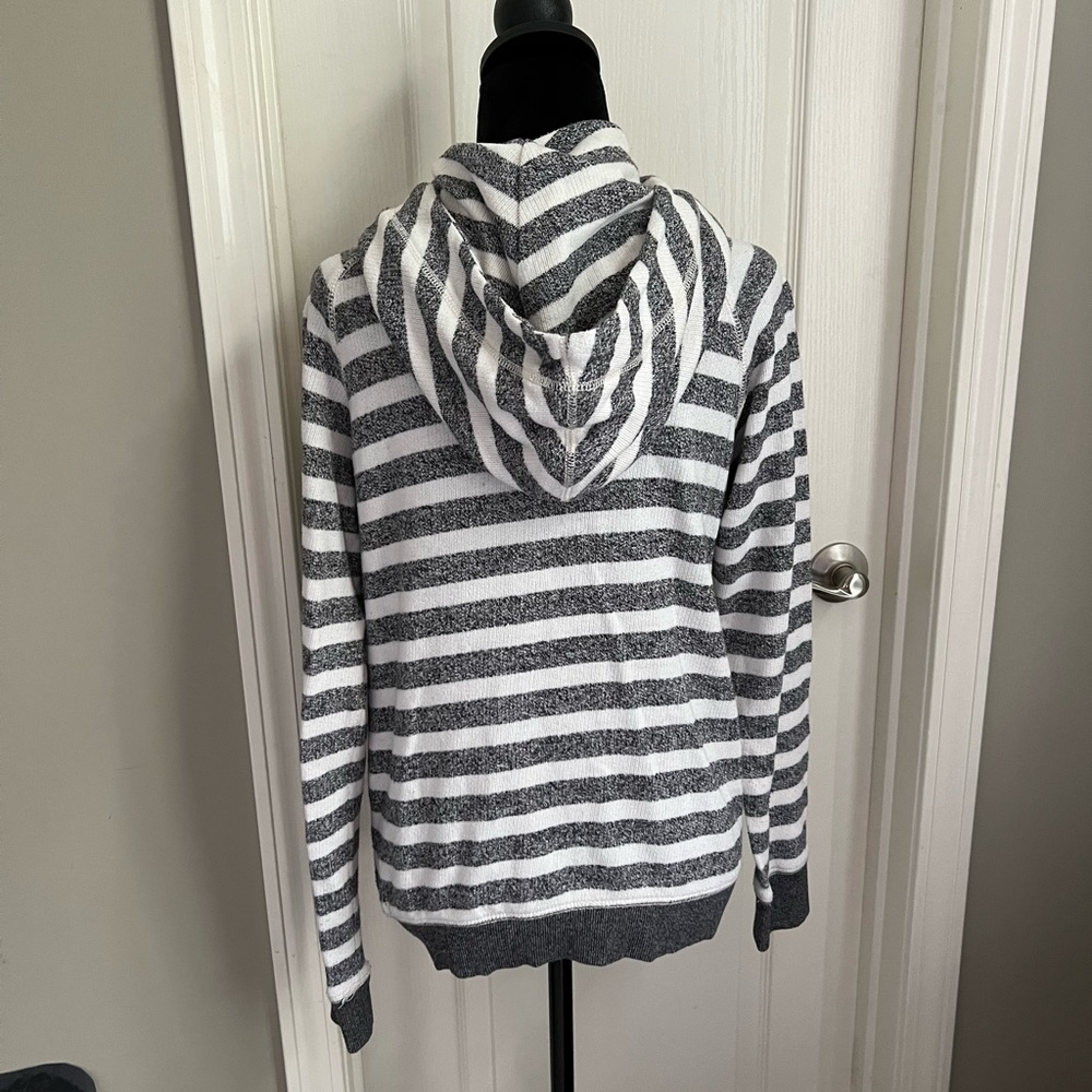 Garage Striped White and Gray Knit - Picture 3 of 6